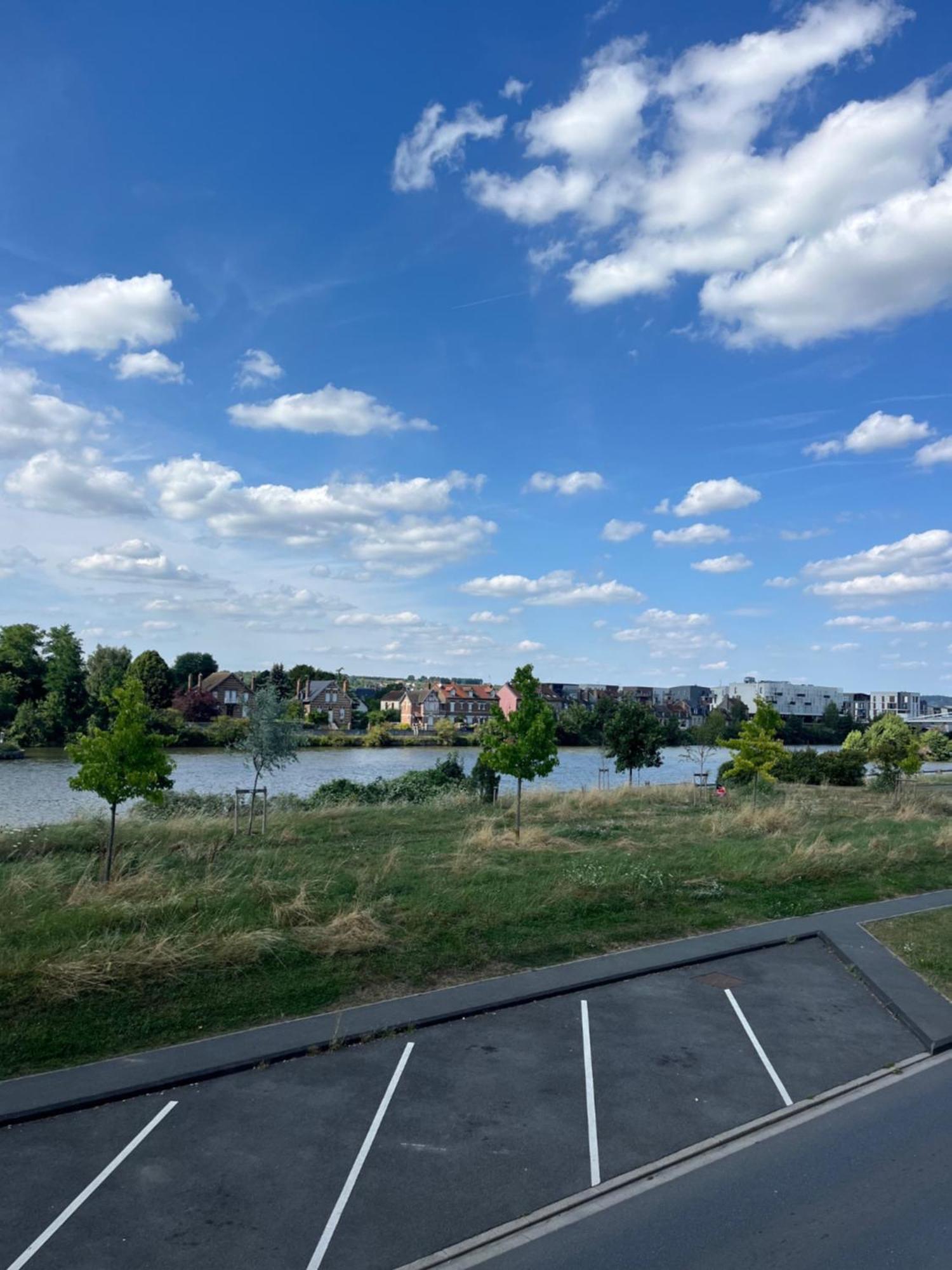 Apartament Le Compiegnois Compiègne Zewnętrze zdjęcie